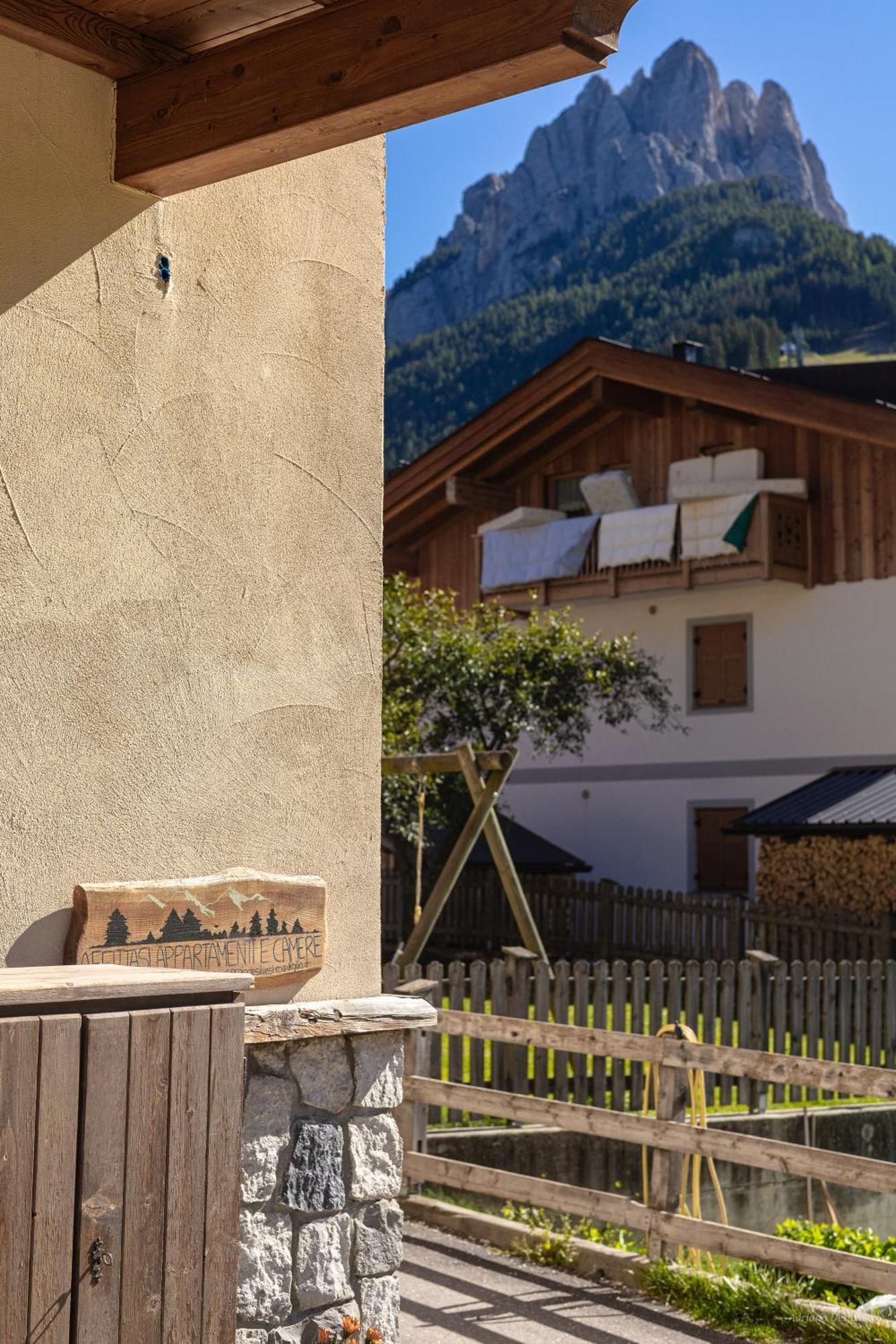 Majon De La Nona Hotel Pozza di Fassa Eksteriør billede