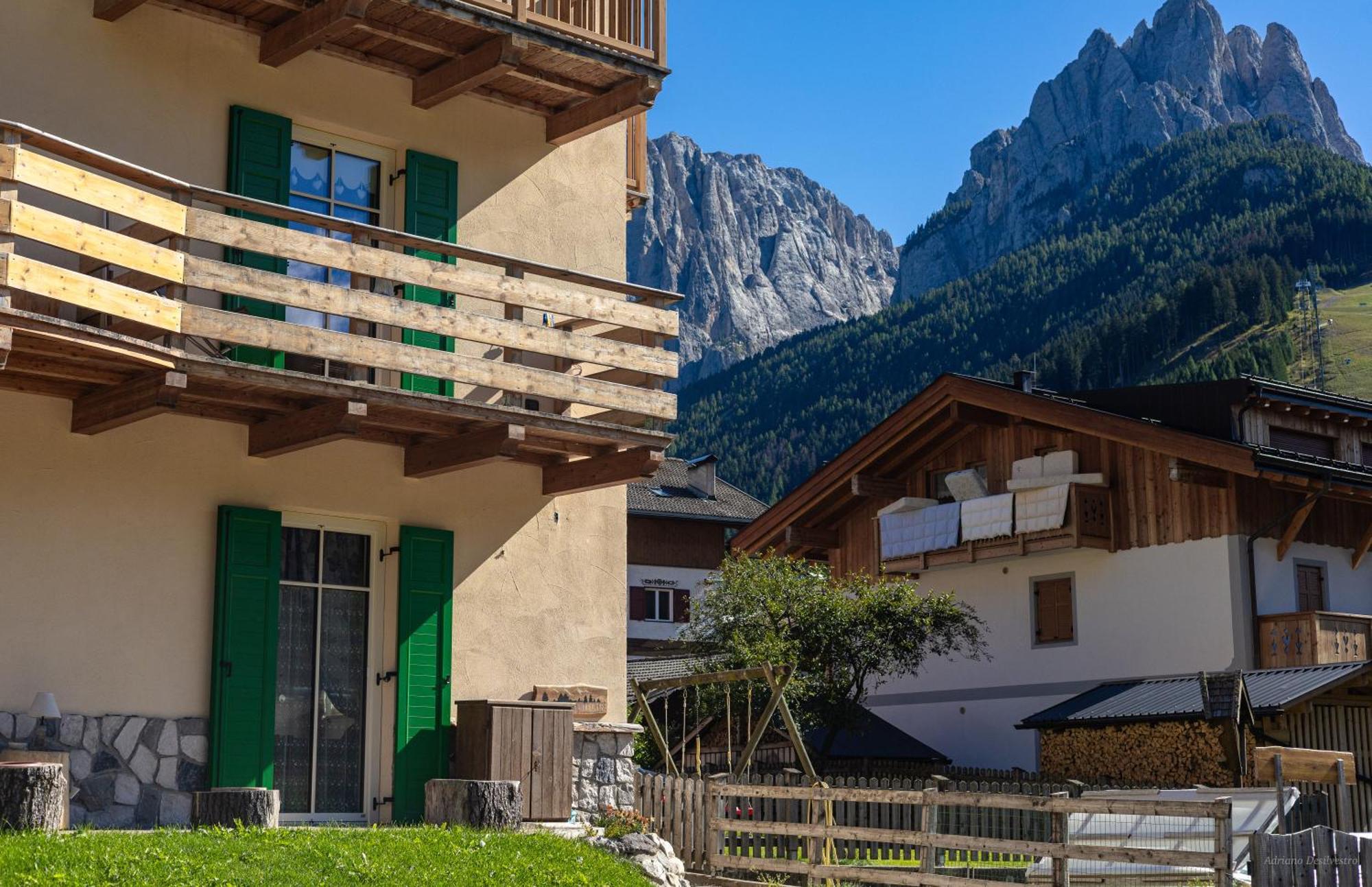 Majon De La Nona Hotel Pozza di Fassa Eksteriør billede