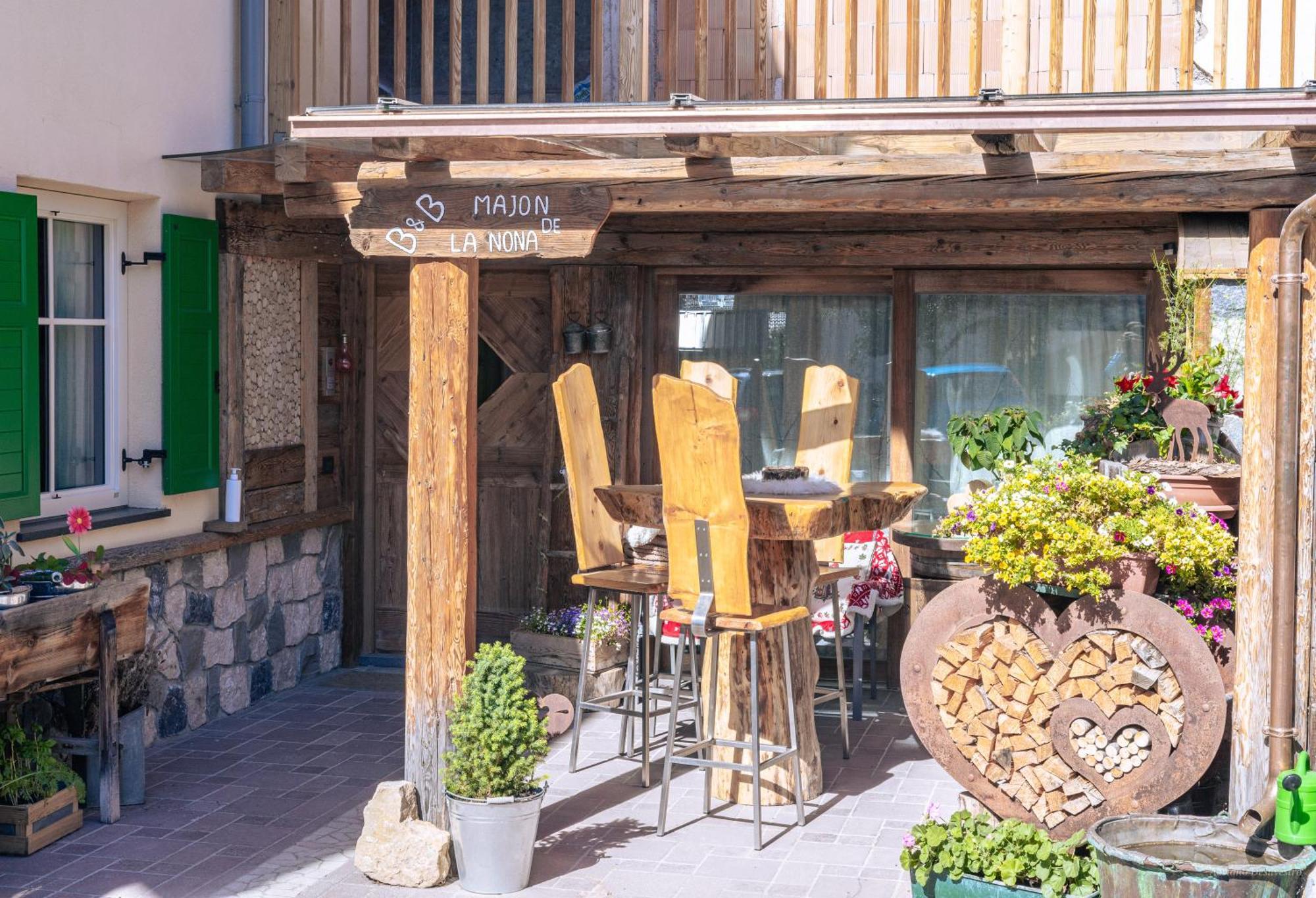 Majon De La Nona Hotel Pozza di Fassa Eksteriør billede