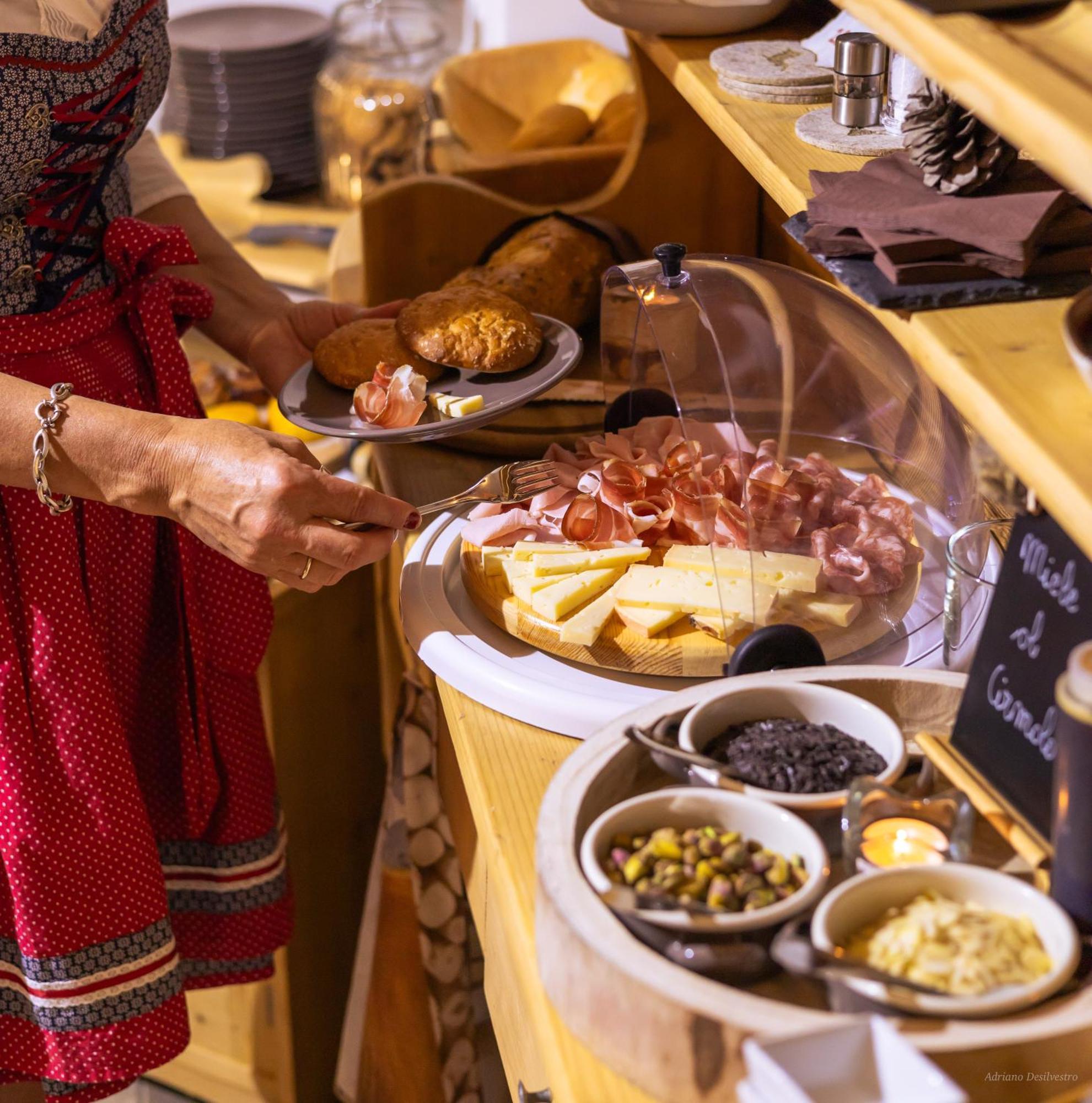 Majon De La Nona Hotel Pozza di Fassa Eksteriør billede