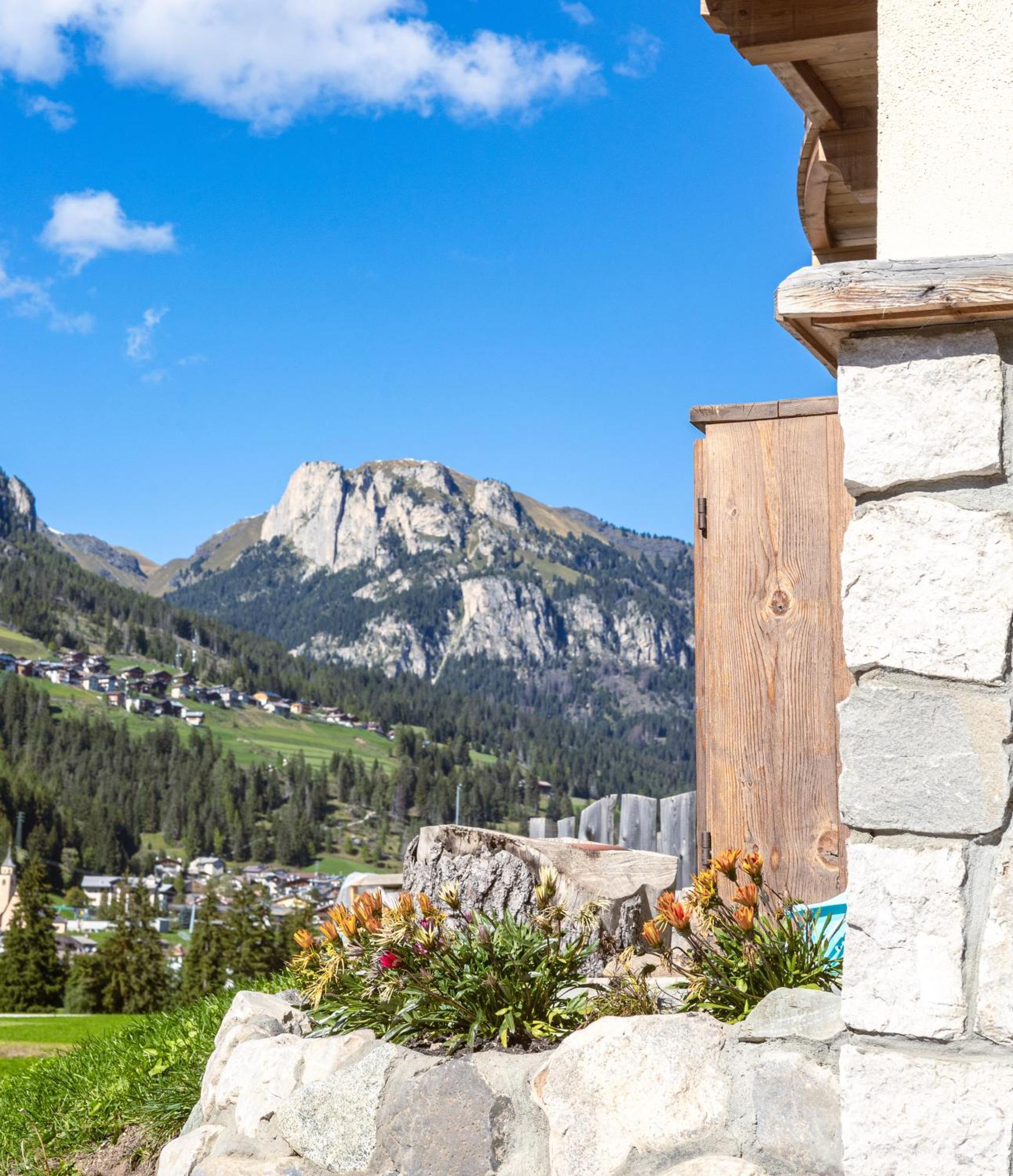 Majon De La Nona Hotel Pozza di Fassa Eksteriør billede