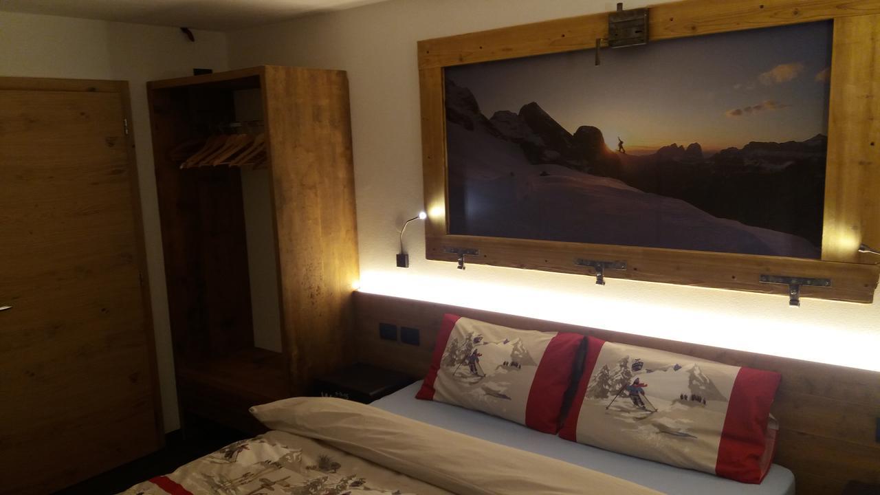 Majon De La Nona Hotel Pozza di Fassa Eksteriør billede